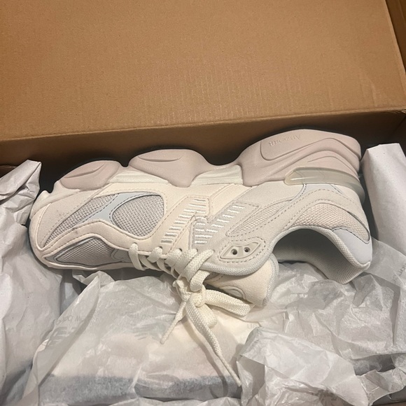 New Balance Beige Sneakers - Picture 4 of 4